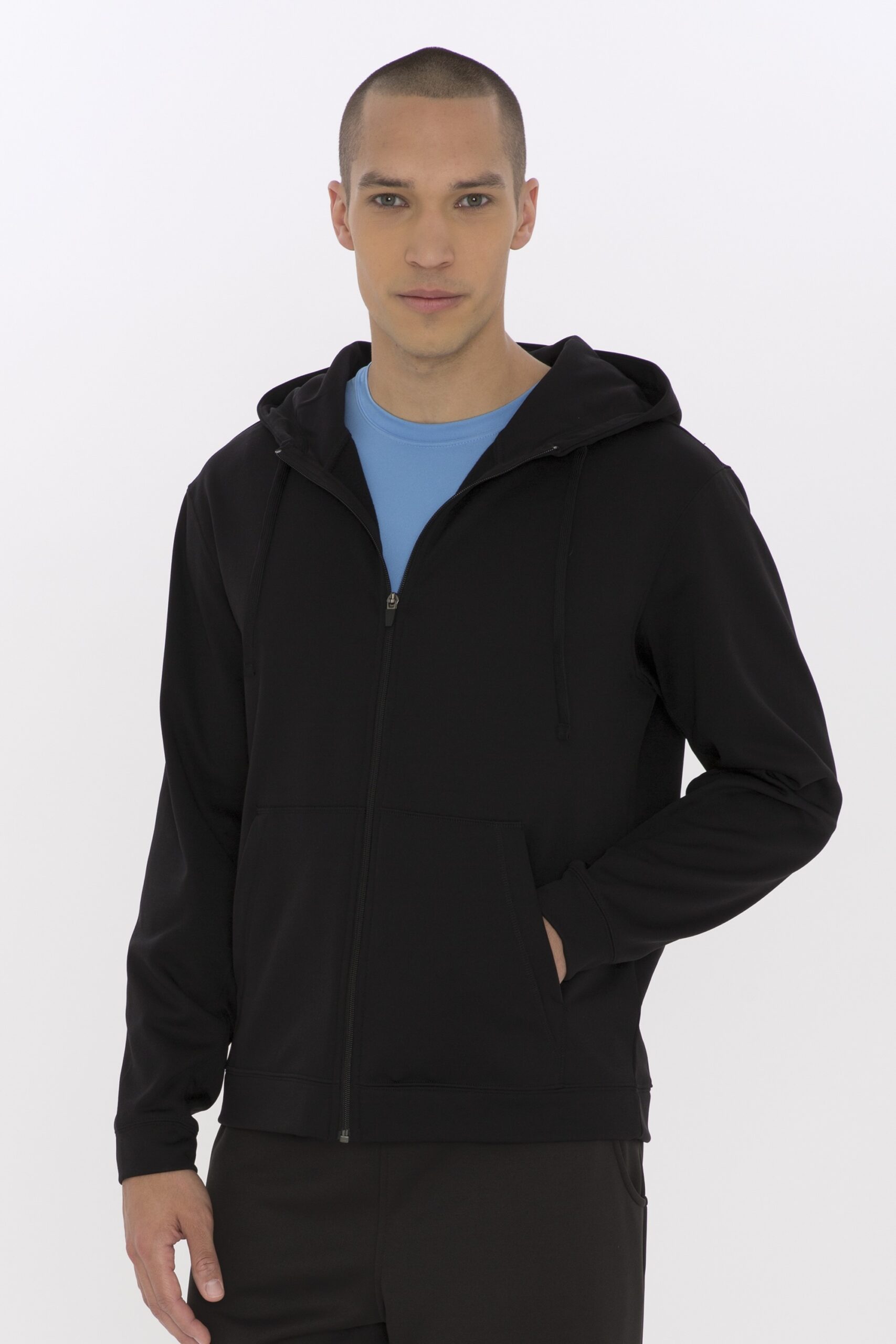 f2004_black_modl_studio_1_2019
